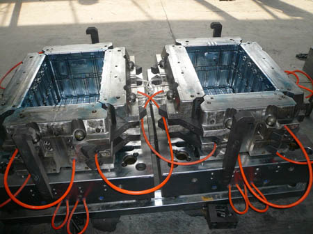 49-35-32翻轉(zhuǎn)套疊箱型腔